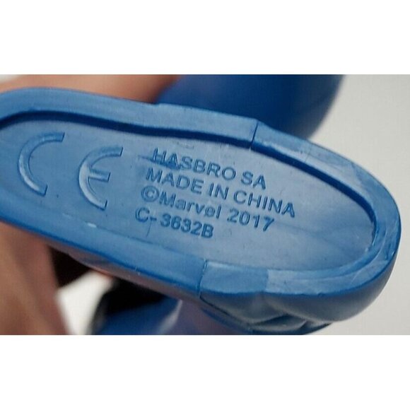 Spiderman 11" Action Figure  ©Marvel 2017 - Picture 7 of 7